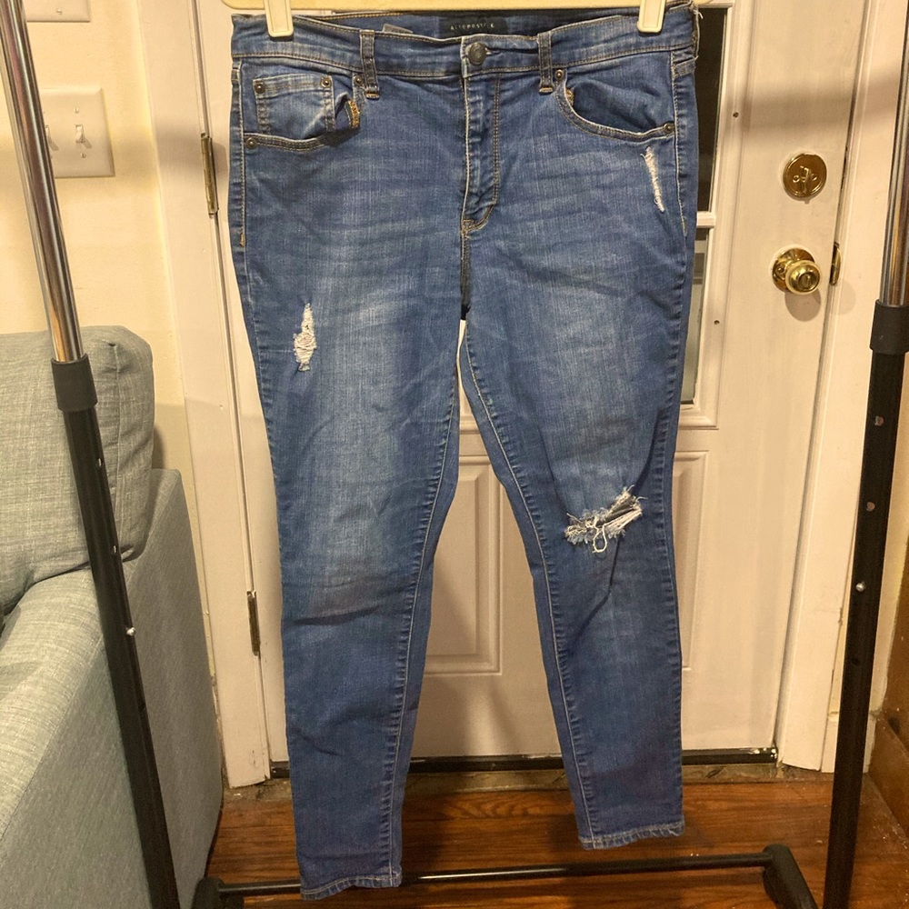 Aeropostale High Waisted ripped Skinny Jeans